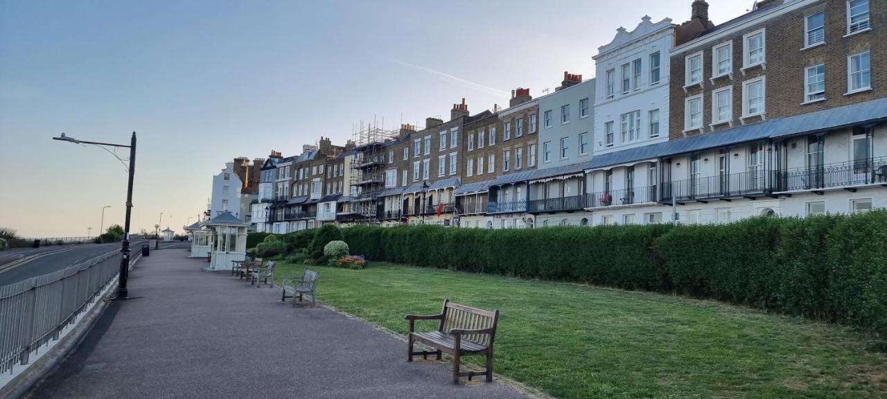 Diamond Harbour - Whole Huge Apartment - Wifi - Beach - Ramsgate Town Luaran gambar